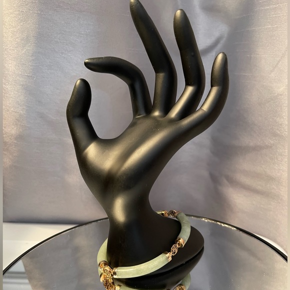 14k Solid Gold and Green Jade Bracelet - Picture 15 of 15